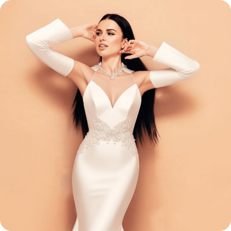 Tight-fitting wedding dress